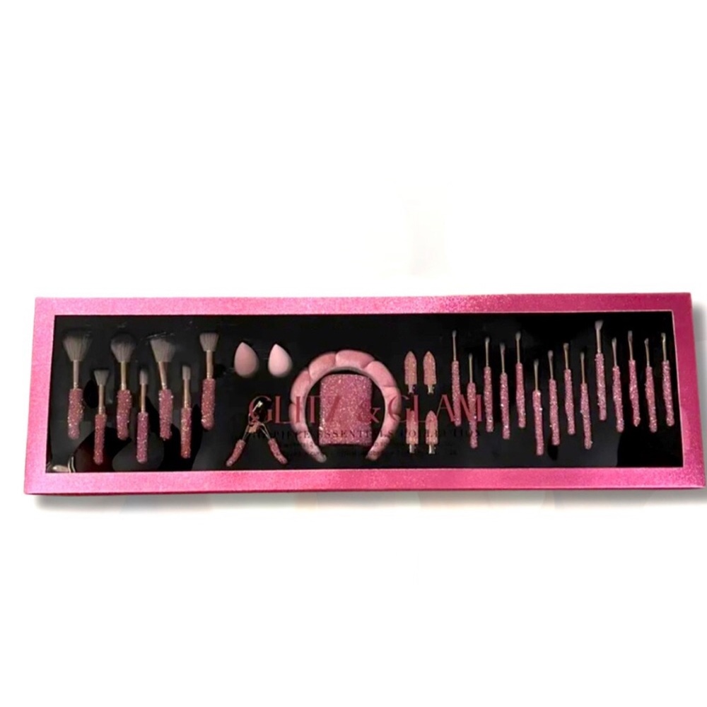 Glitz & Glam 30 Piece Pink Rhinestone Brush Set Make Up Tik Tok Viral